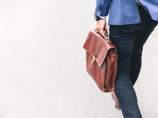 異業種からWebディレクターになるには？