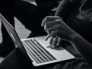 [2025年版] Web業界、デザイン業界でおすすめの転職エージェント！デザイナー・ディレクター・エンジニア向けキャリアカウンセリングの解説と各社サービスまとめ。キャリアアップや転職を成功させよう！