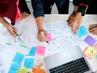 サービスデザインとはどんな仕事？UIデザイナーやWebデザイナーが身につけるべき知識を例を交えて解説！